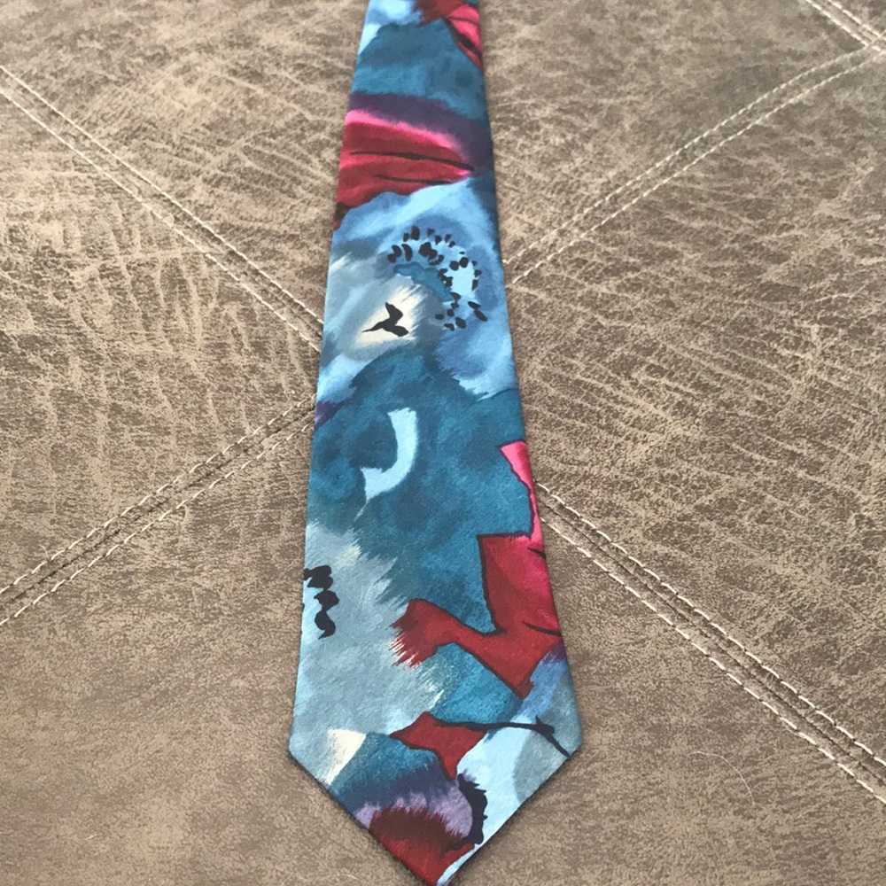 3/$20 🎉
Burgundy & blue tie